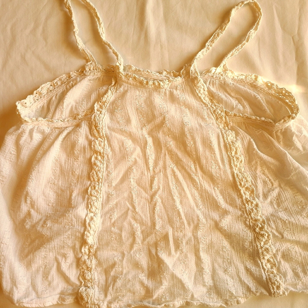 White cotton. Crop tank. Surf girl style.